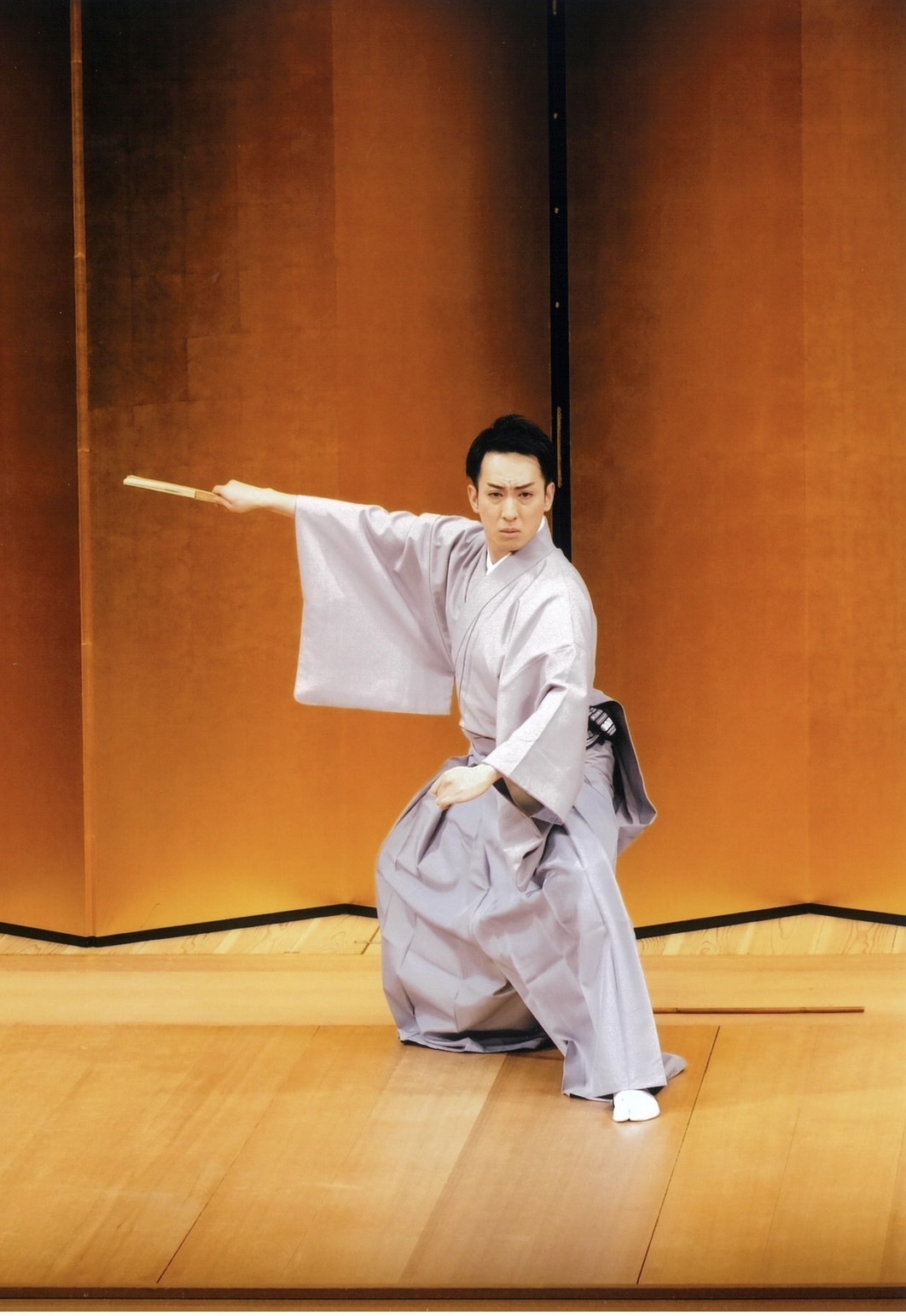 「踊り初め」出演 藤間恵麿さん応援＊金額は１口分